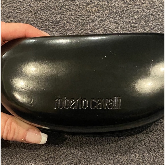 Gently used woman’s Roberto Cavalli sunglasses. - Picture 12 of 12